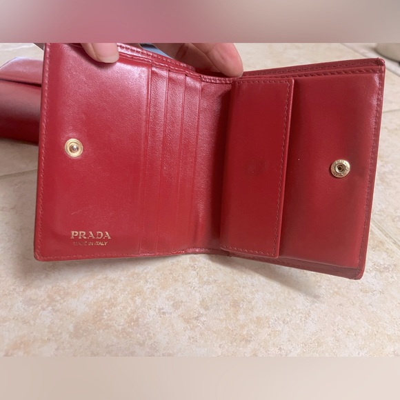 PRADA Bow wallet (repainted) - Picture 3 of 10